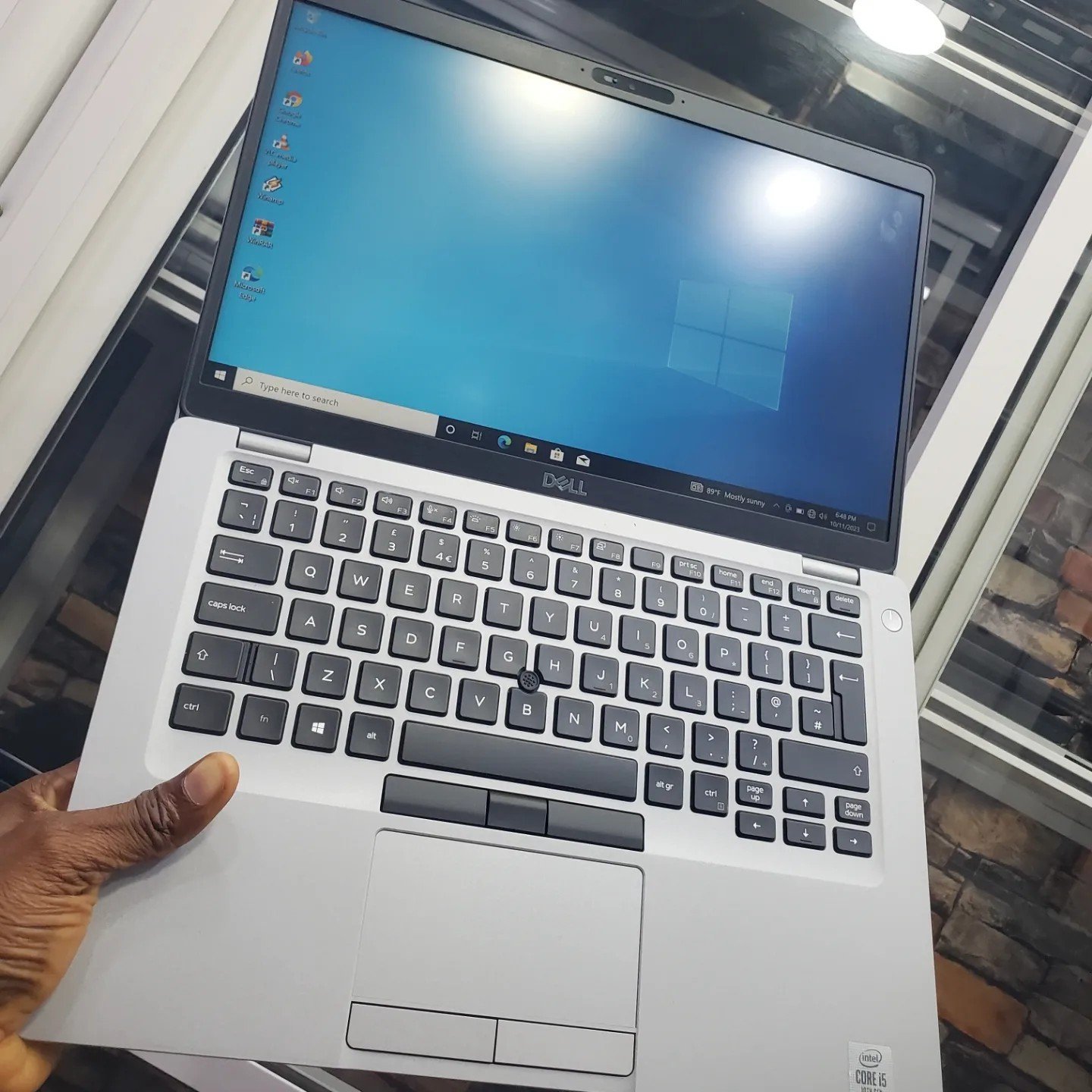 Dell Latitude 5410 14-inch Laptop Intel i5-10210U 10th Gen 8GB DDR4 256GB NV Me Windows10 BOXED